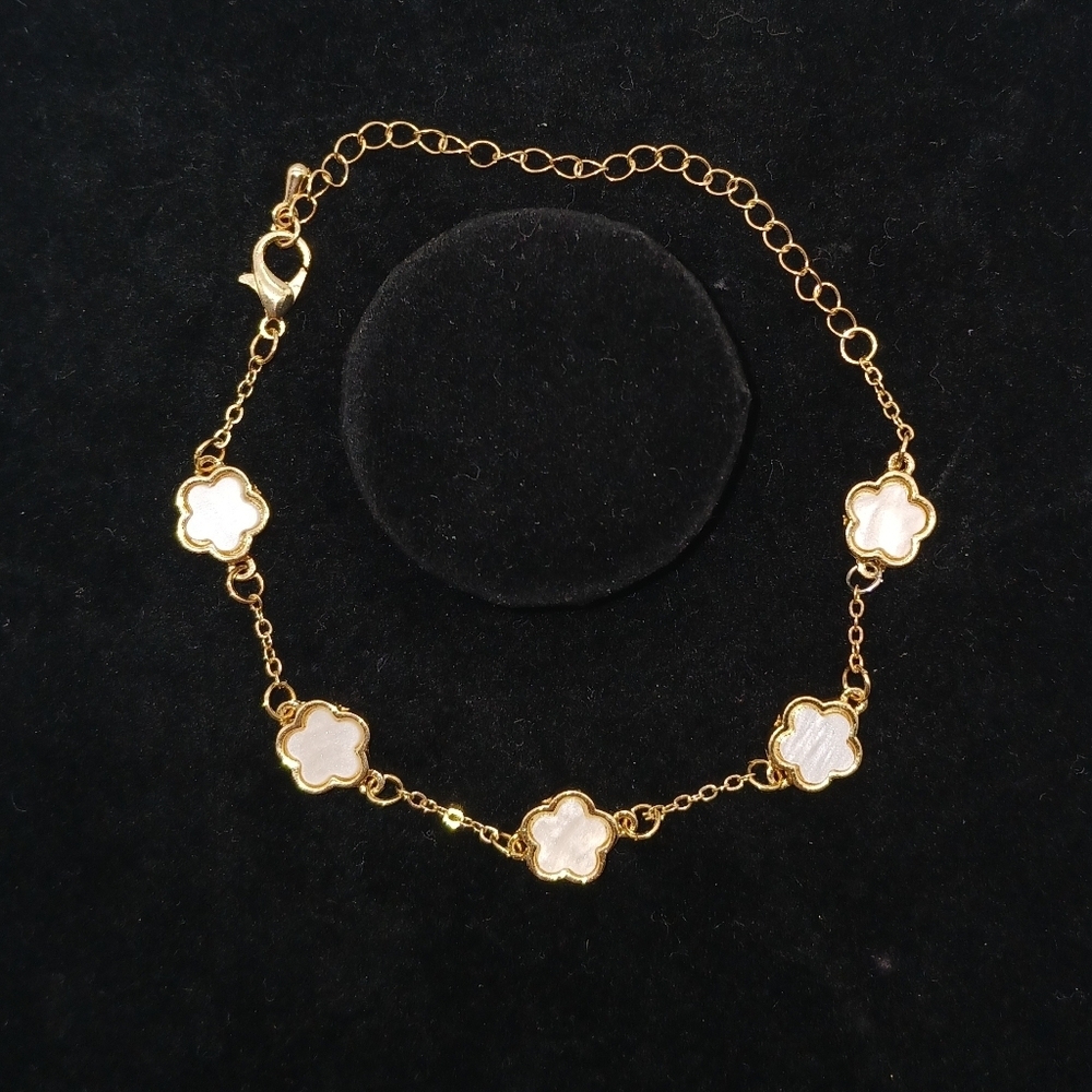 Gold-tone White Enamel Clover Style Bracelet 9.25"​​